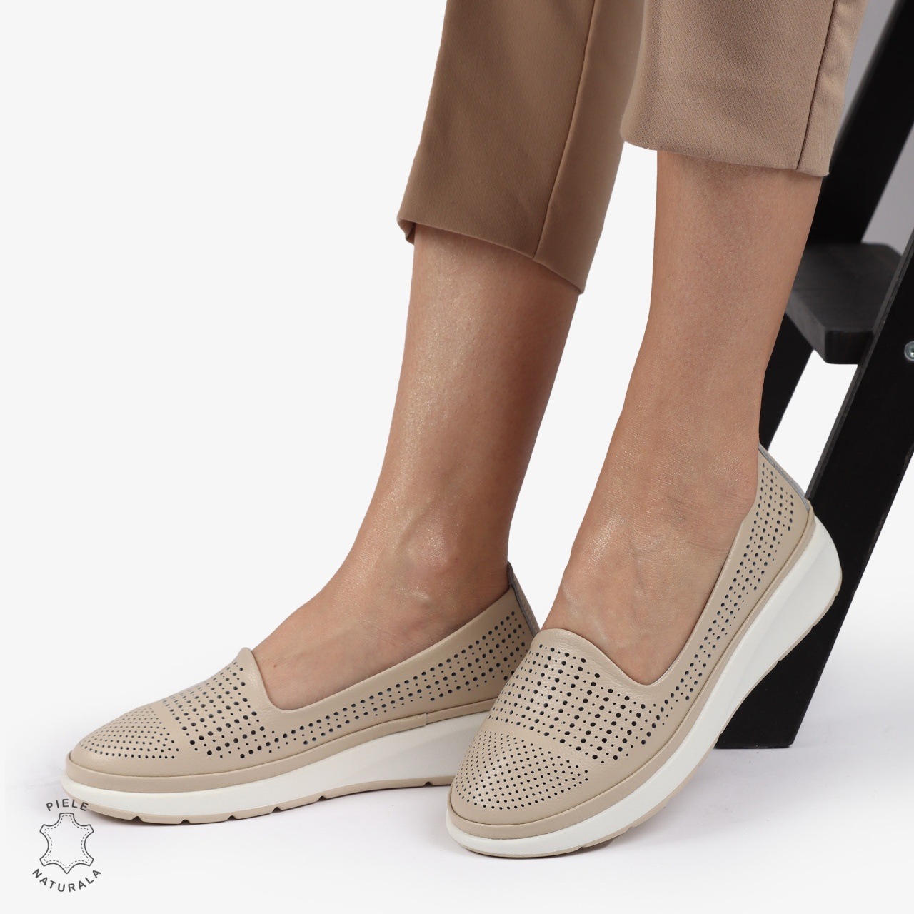 BALERINI dama din Piele naturala PERFORATA SLIP-ON CRL1361 BEJ