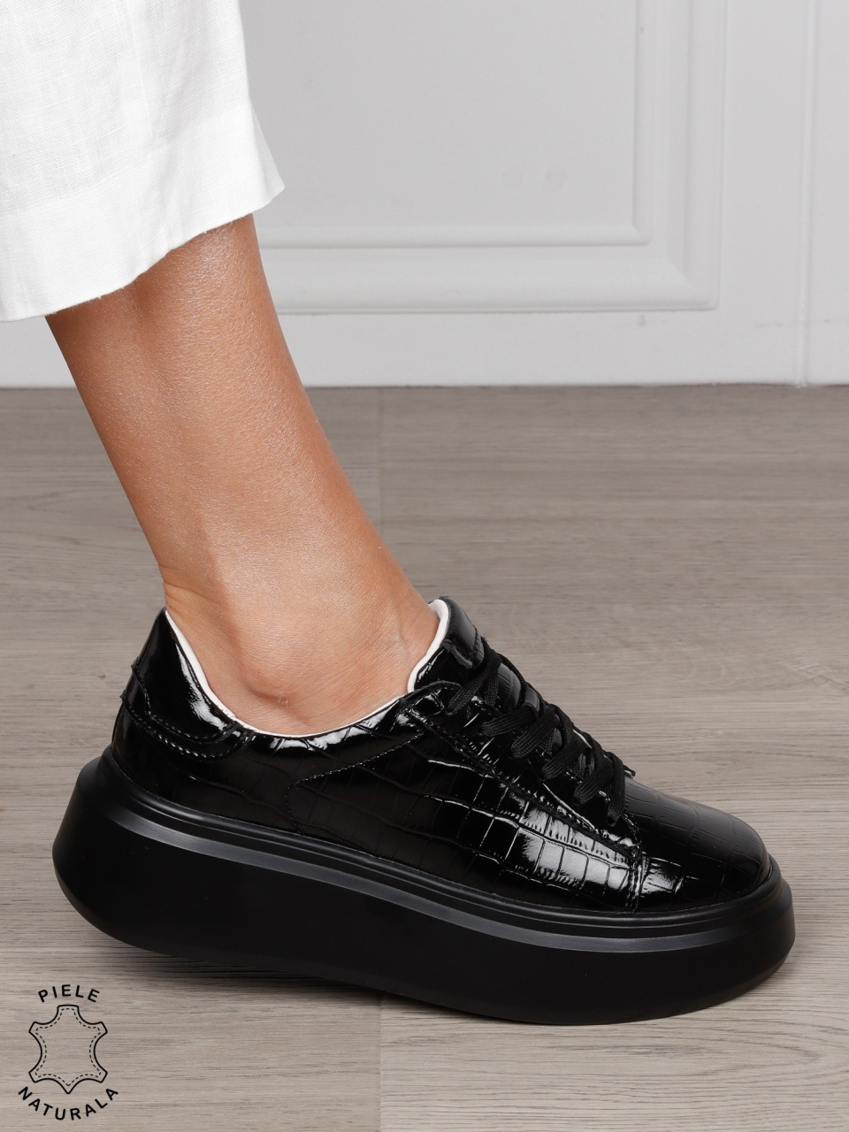 Pantofi Casual dama din Piele Naturala Lacuita CRL1552 NEGRU