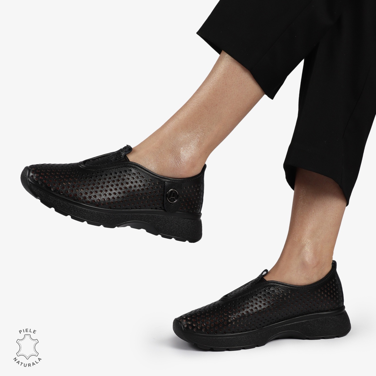 PANTOFI CASUAL dama din Piele naturala Perforata TIP SLIP-ON CRL1415 NEGRU