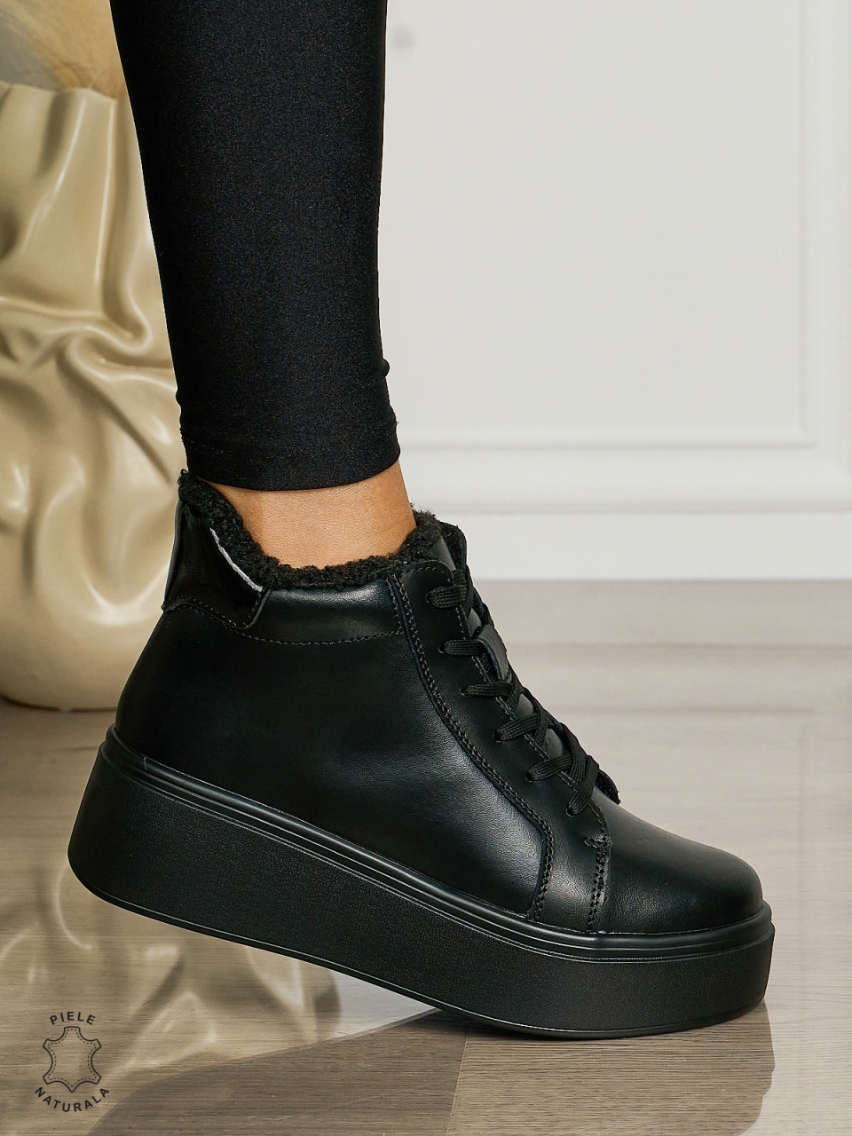 Ghete dama din Piele Naturala IMBLANITE CRL1465 NEGRU