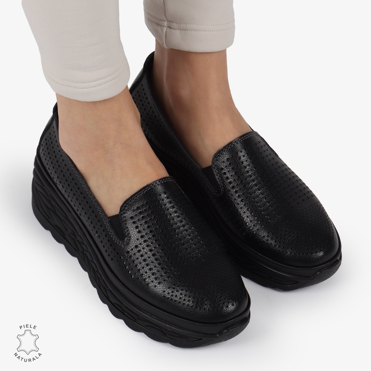 Pantofi Casual dama PERFORATI din Piele naturala CU DESIGN PE TALPA SLIP-ON CRL1337 NEGRU