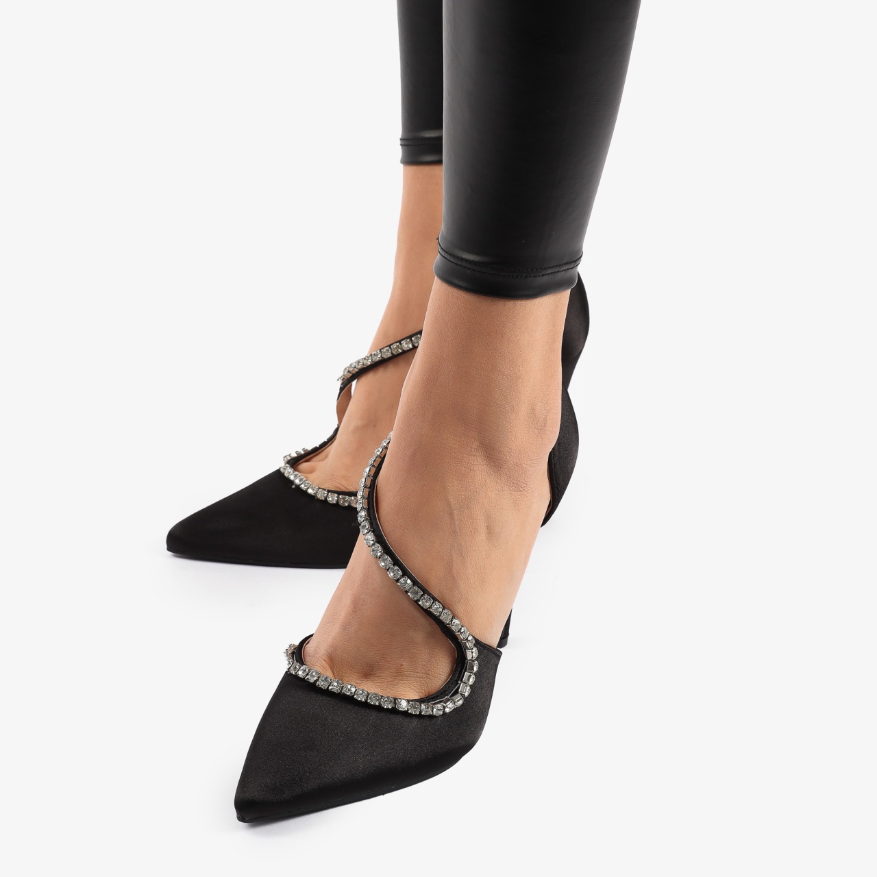 PANTOFI ELEGANTI DIN SATIN CU STRASURI SI MODEL CRL0800