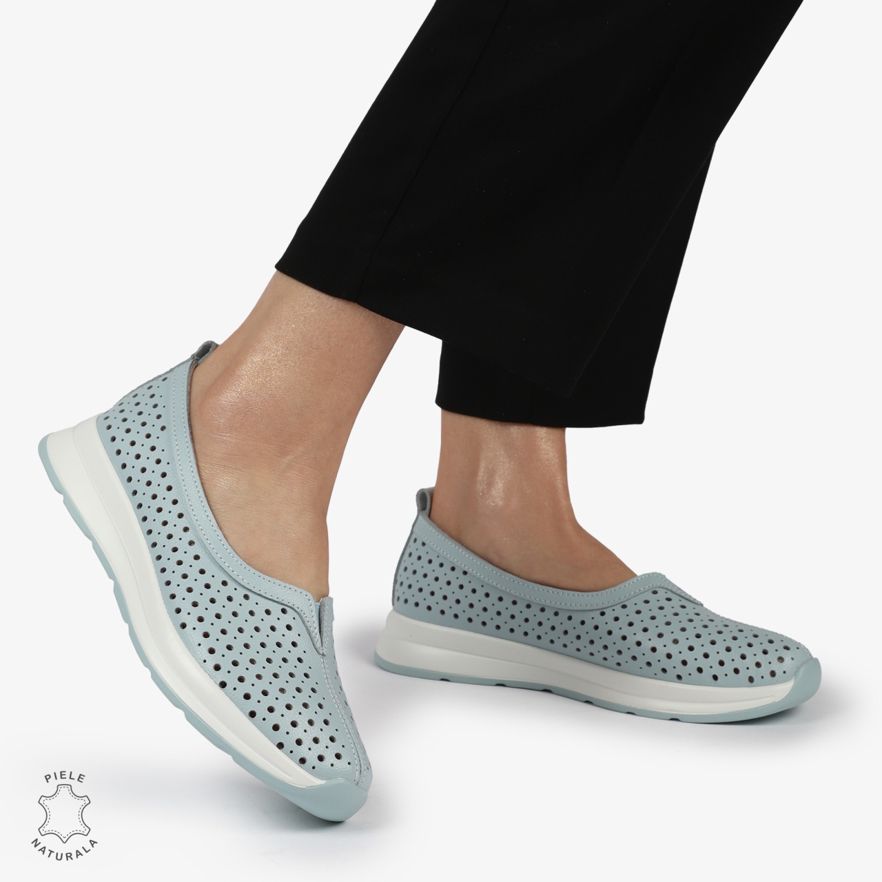 Balerini dama din Piele Naturala PERFORATA CU FUNDITA CRL1417 ALBASTRU