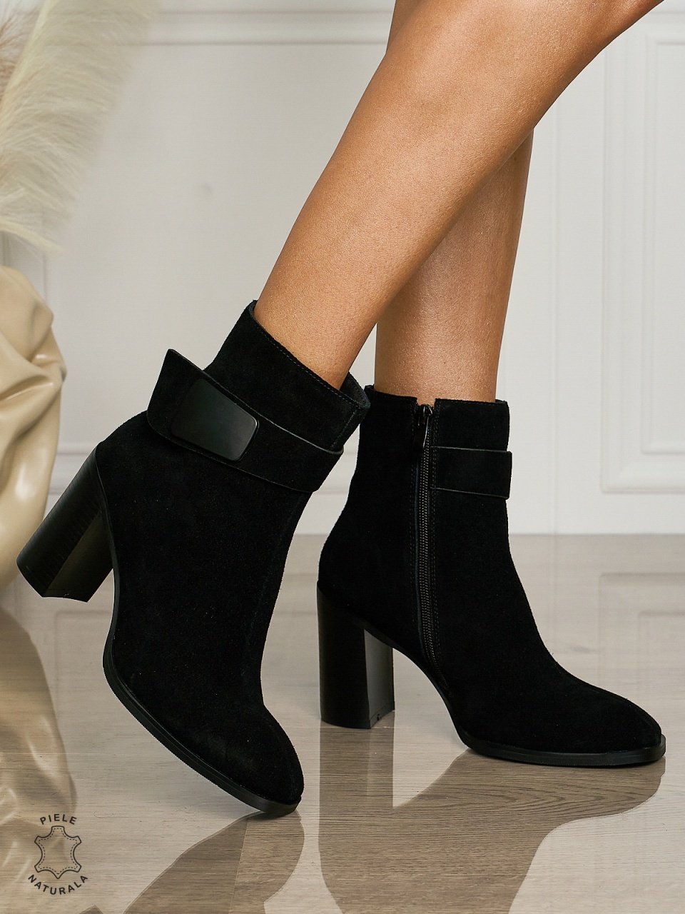 Botine DAMA din PIELE NATURALA CU TOC GROS CRL1504 Negru Suede