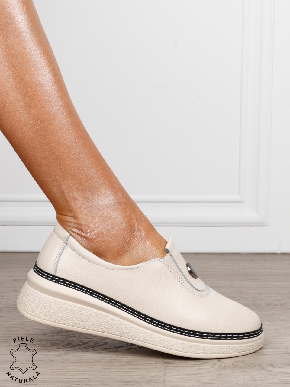 Pantofi damă din piele naturală cu finisaj clasic CRL1844 BEJ
