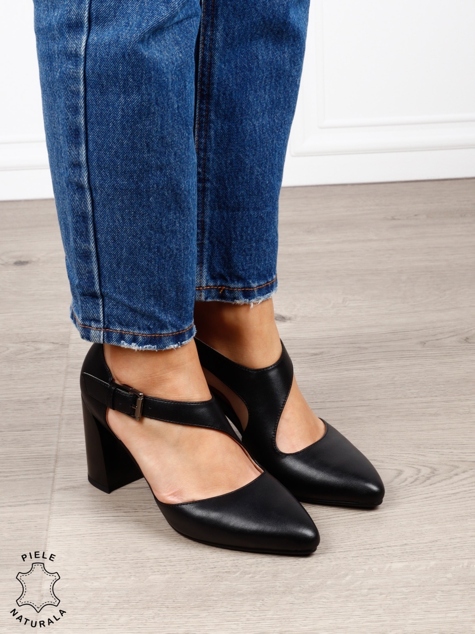 Pantofi dama eleganti din piele naturala cu bareta si toc gros CRL1634 Negru