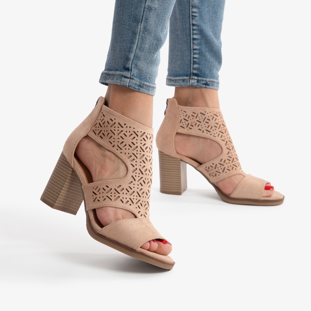 SANDALE DIN PIELE ECOLOGICA CU TOC GROS SI MODEL CRL0748 BEJ