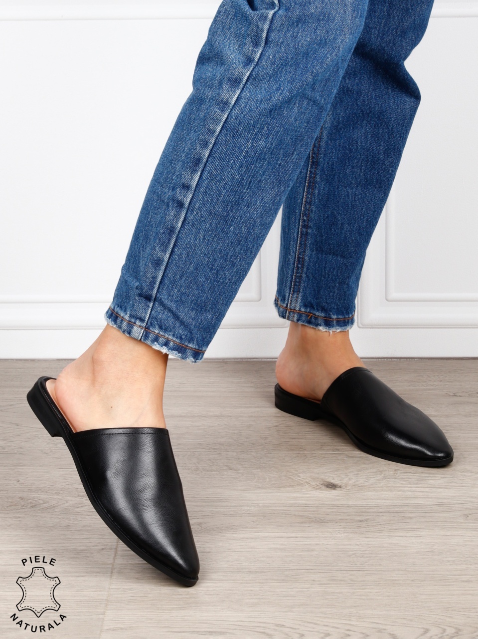 PAPUCI DAMA DIN PIELE NATURALA cu design clasic CRL1625 NEGRU