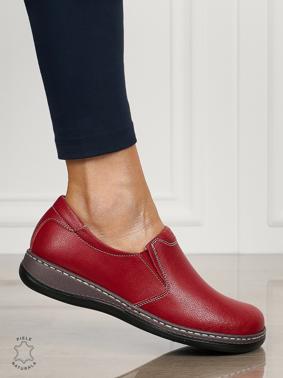 Mocasini dama din piele naturala cu talpa plata CRL0014ROSU