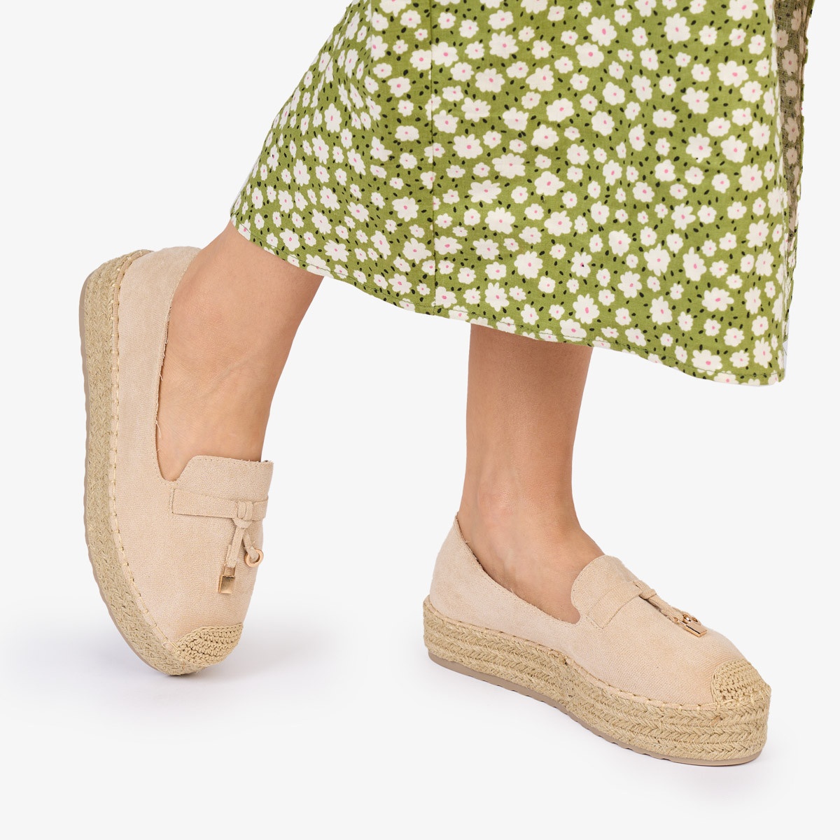 MOCASINI dama Piele ECOLOGICA INTOARSA CU DETALIU AURIU CRL1026 CU ELASTIC Culoare: BEJ