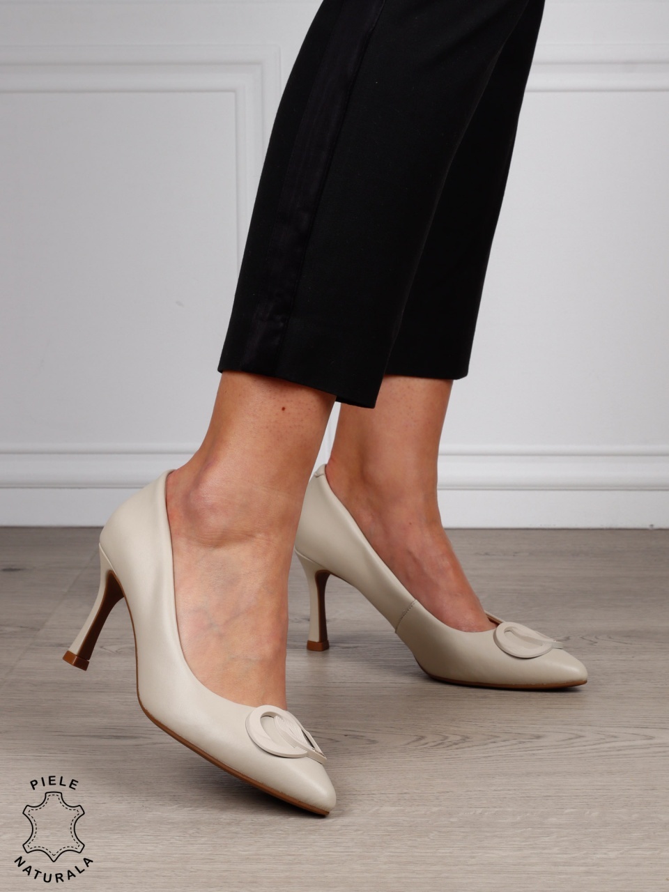Pantofi Eleganti dama din piele naturala cu catarama CRL1576 BEJ