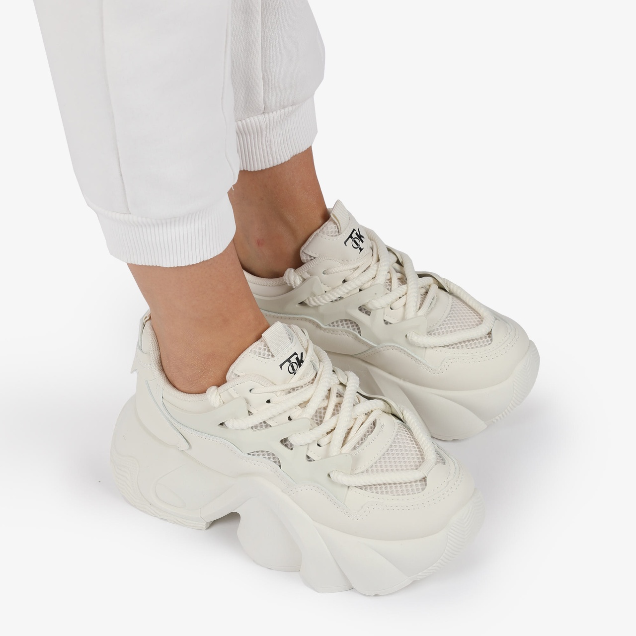 SNEAKERS din PIELE ECOLOGICA SI TEXTIL CU SIRETURI DUBLE SI TALPA INALTA CRL1287 ALB