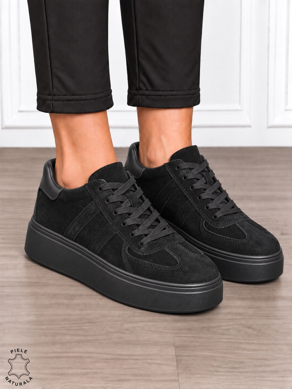 Pantofi casual damă din piele naturală întoarsă cu model lateral CRL1918 NEGRU