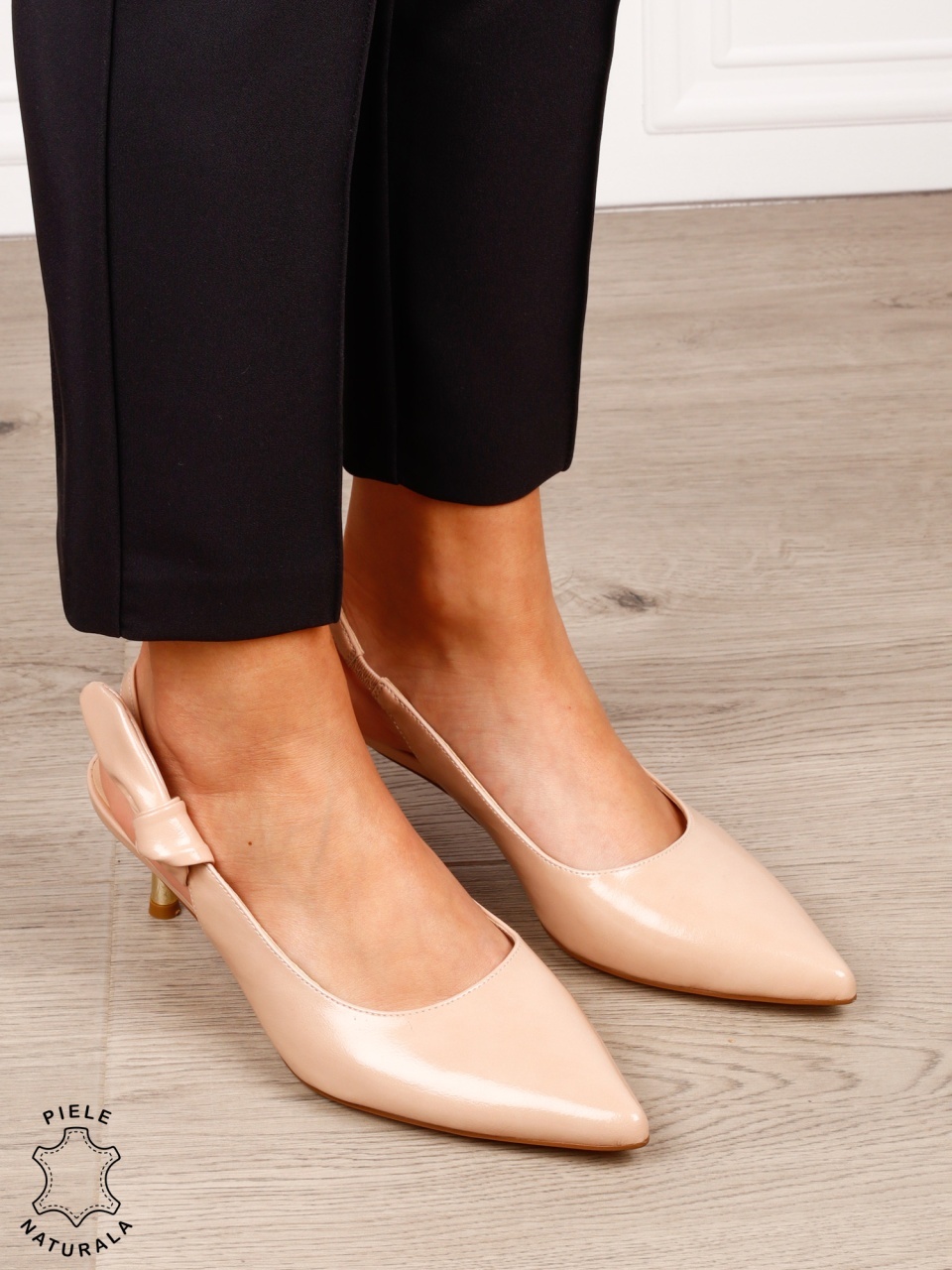 Pantofi dama eleganti cu toc mic si fundita laterala CRL1607 BEJ