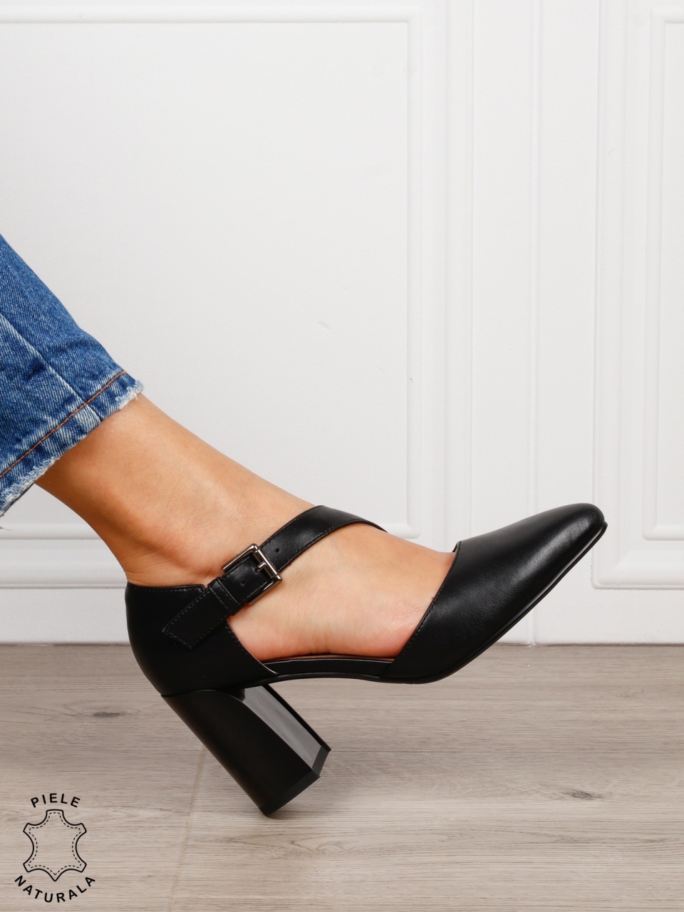 Pantofi dama eleganti din piele naturala cu bareta si toc gros CRL1634 Negru