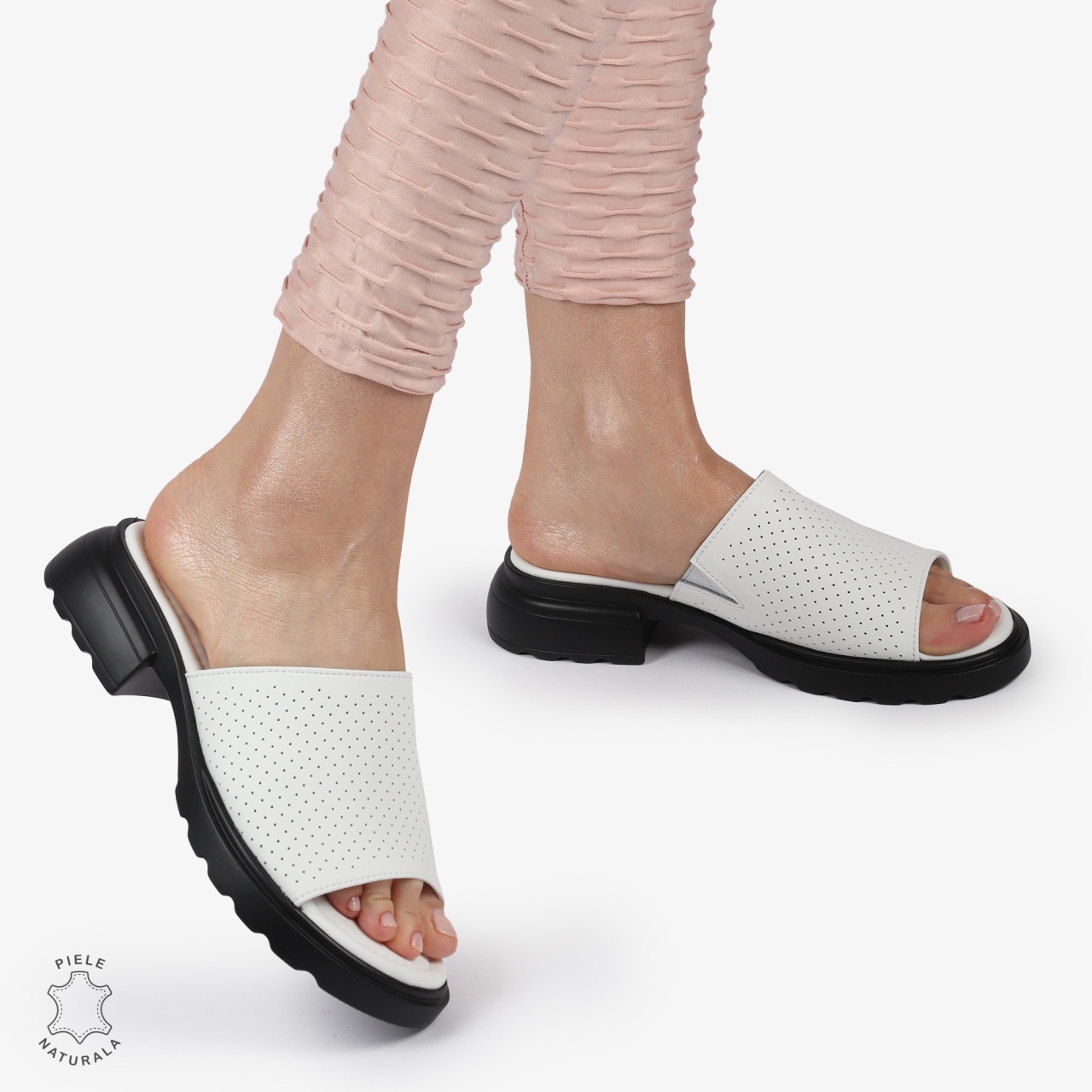 PAPUCI DAMA DIN PIELE NATURALA CU TOC MEDIU CRL1428 ALB