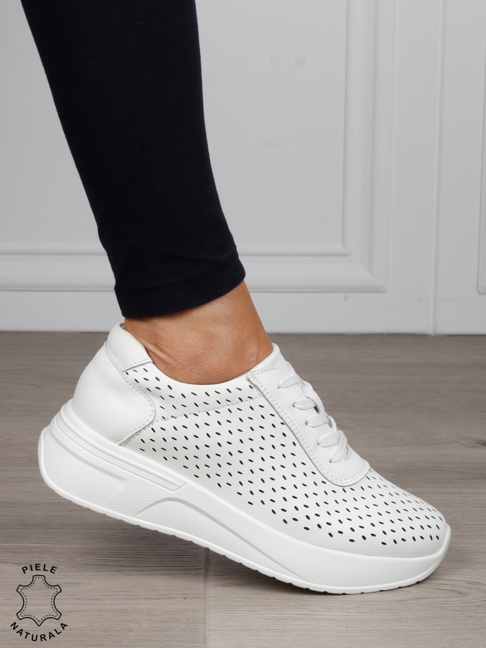 Pantofi Casual dama din Piele Naturala mici perforati CRL1541 ALB