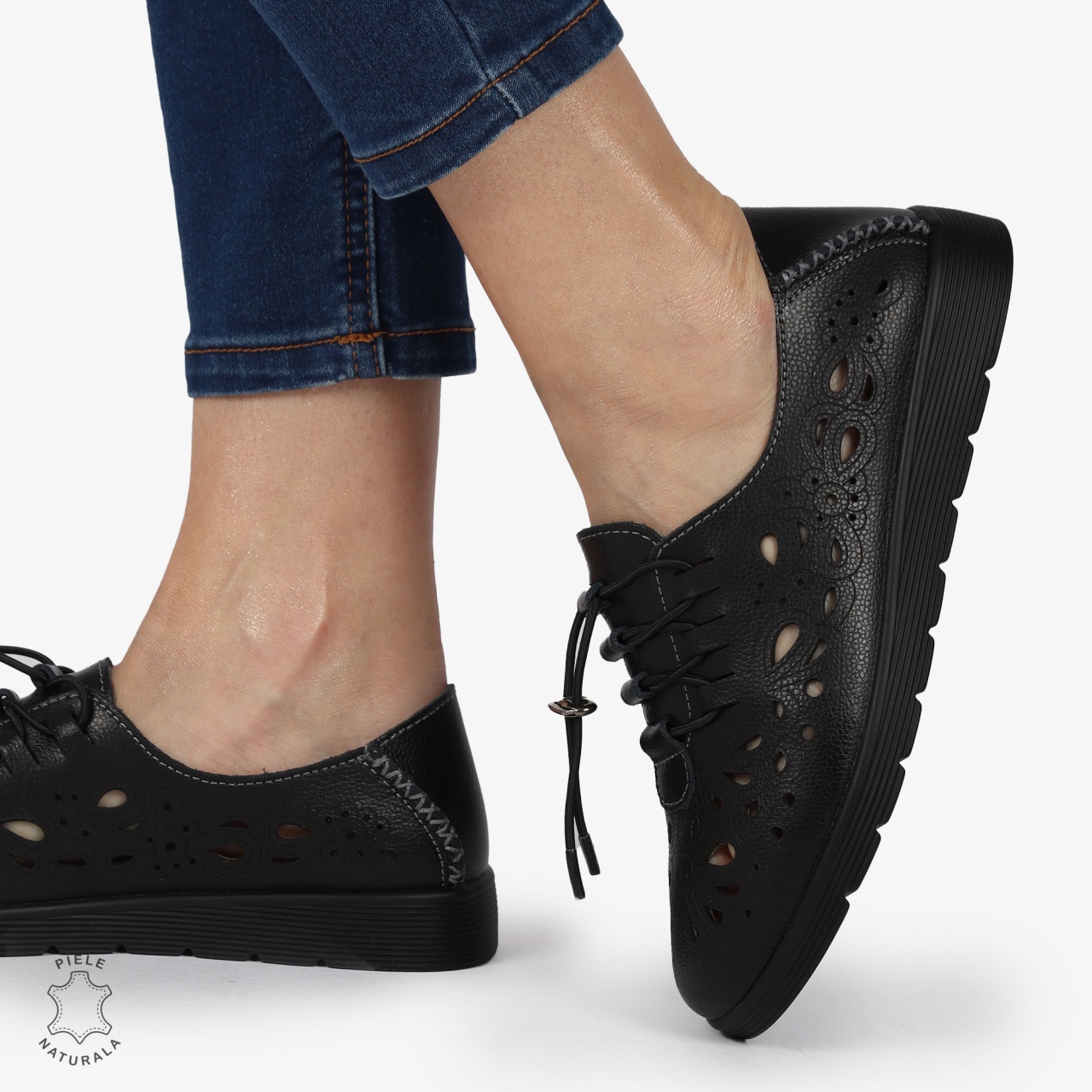 PANTOFI CASUAL dama din Piele naturala PERFORATA CU MODEL CRL1356 NEGRU