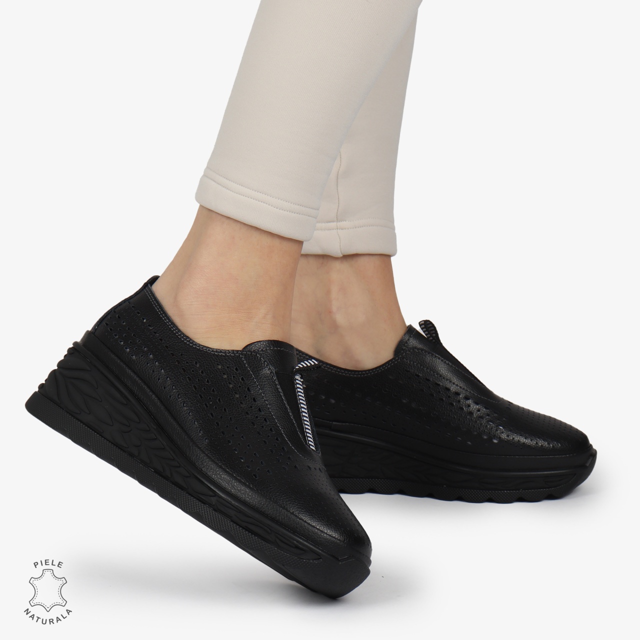 Pantofi Casual dama PERFORATI din Piele naturala CU DESIGN PE TALPA SLIP-ON CRL1338 NEGRU