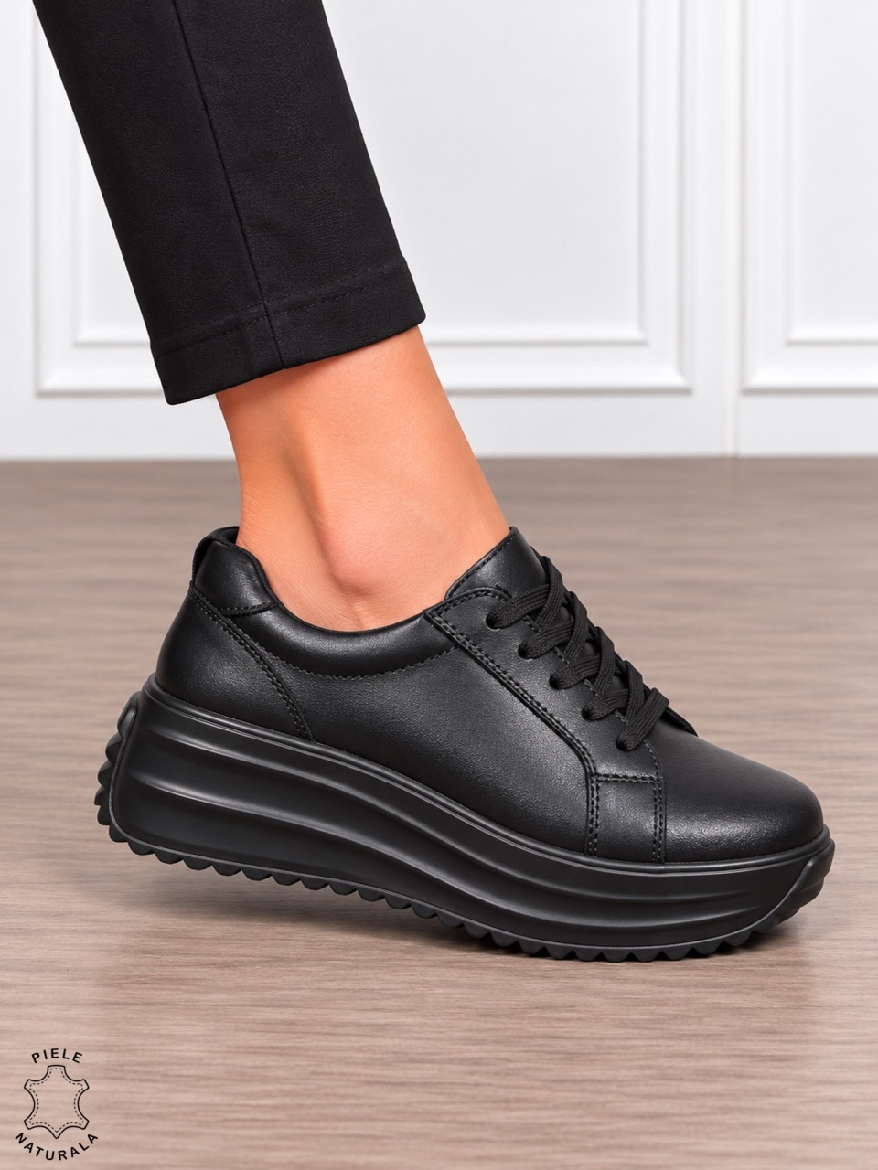 Pantofi damă din piele naturală cu stil urban și finisaje elegante CRL1907 NEGRU