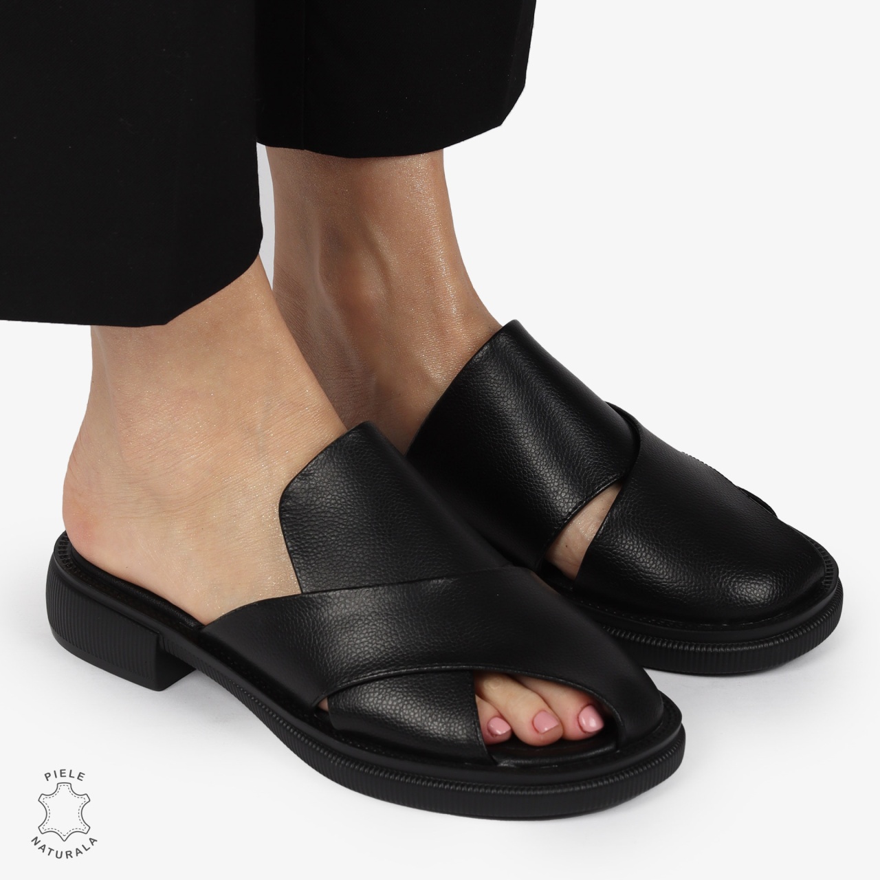 PAPUCI Dama Piele Naturala CRL1374 NEGRU