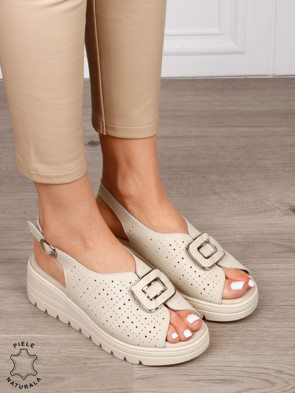 Sandale damă din piele naturală cu detaliu tip cataramă frontală CRL1659 BEJ