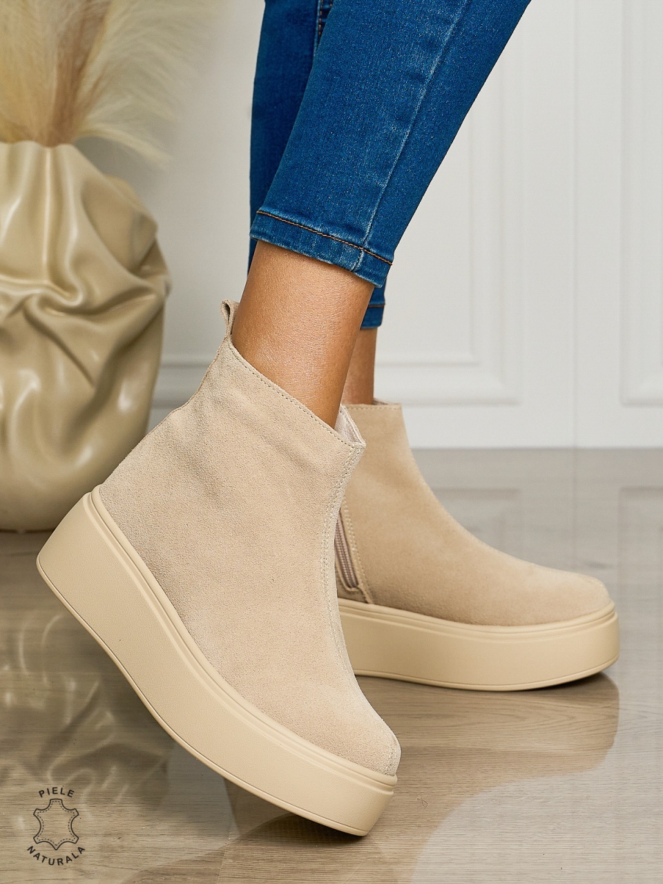 Ghete casual din piele naturală intoarsa cu talpa solida cu fermoar CRL1511 BEJ