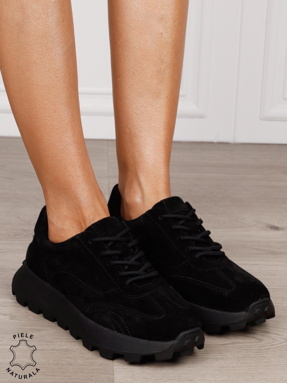 Pantofi damă din piele naturală intoarsa cu șiret model versatil CRL1852 NEGRU