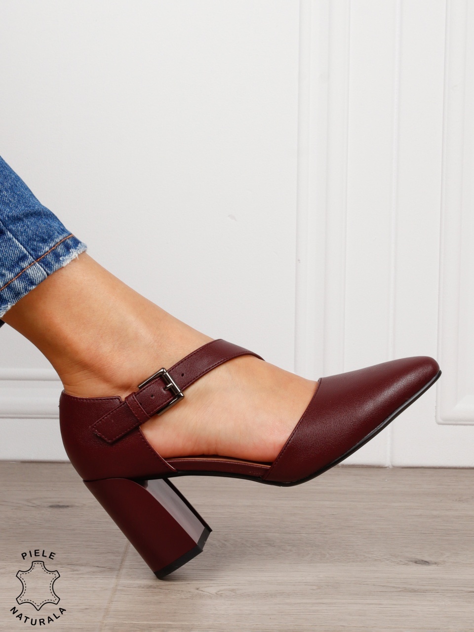 Pantofi dama eleganti din piele naturala cu bareta si toc gros…