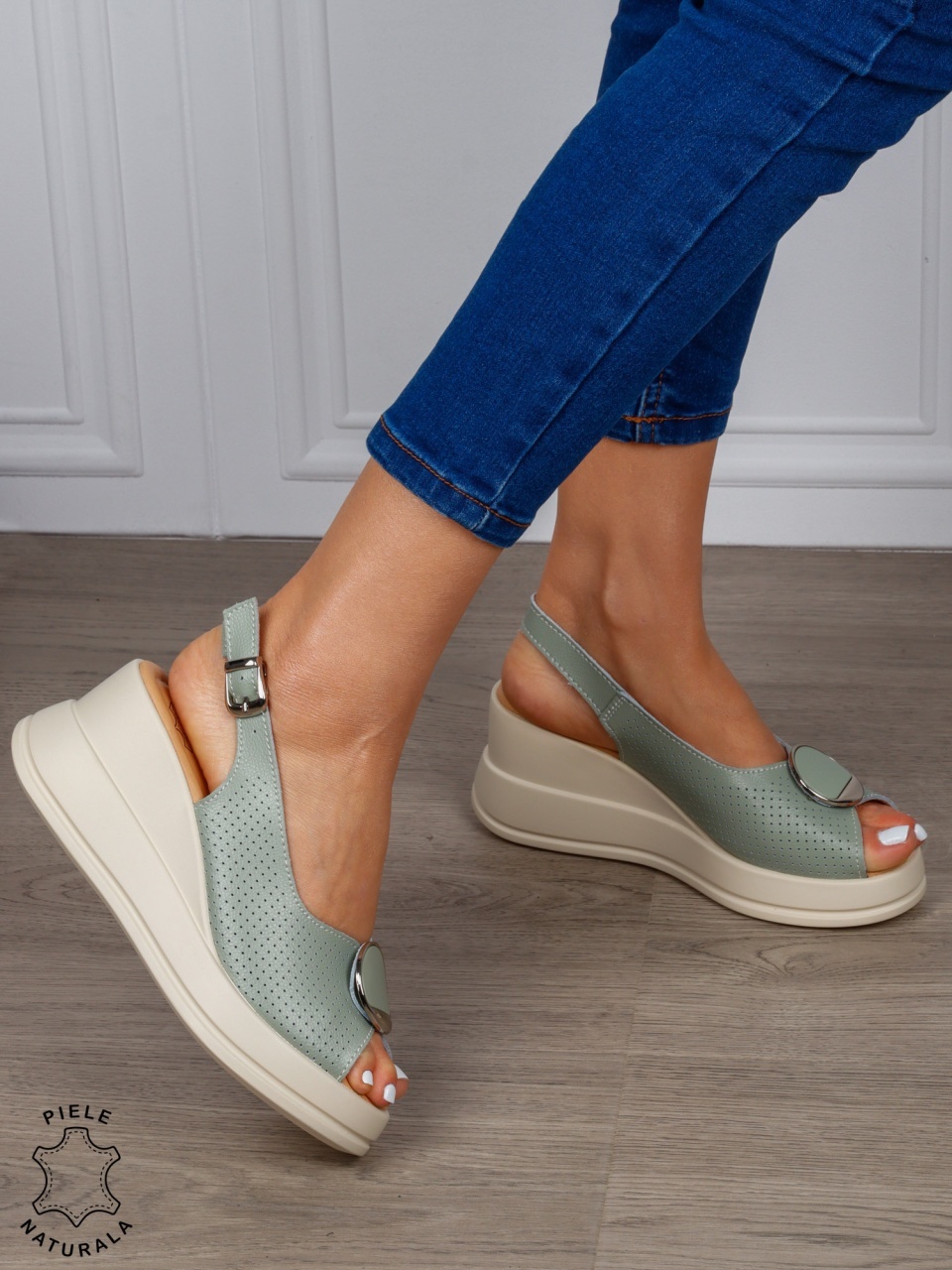 SANDALE Dama Piele Naturala CU TALPA INALTA SI ACCESORIU METALIC CRL1599 BARILA