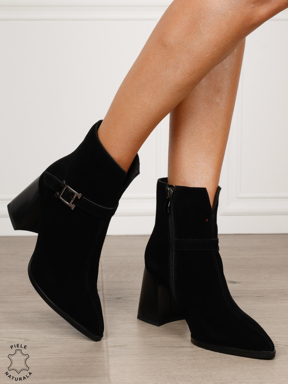 Botine damă din piele naturală întoarsă cu toc gros și vârf ascuțit CRL1829 NEGRU