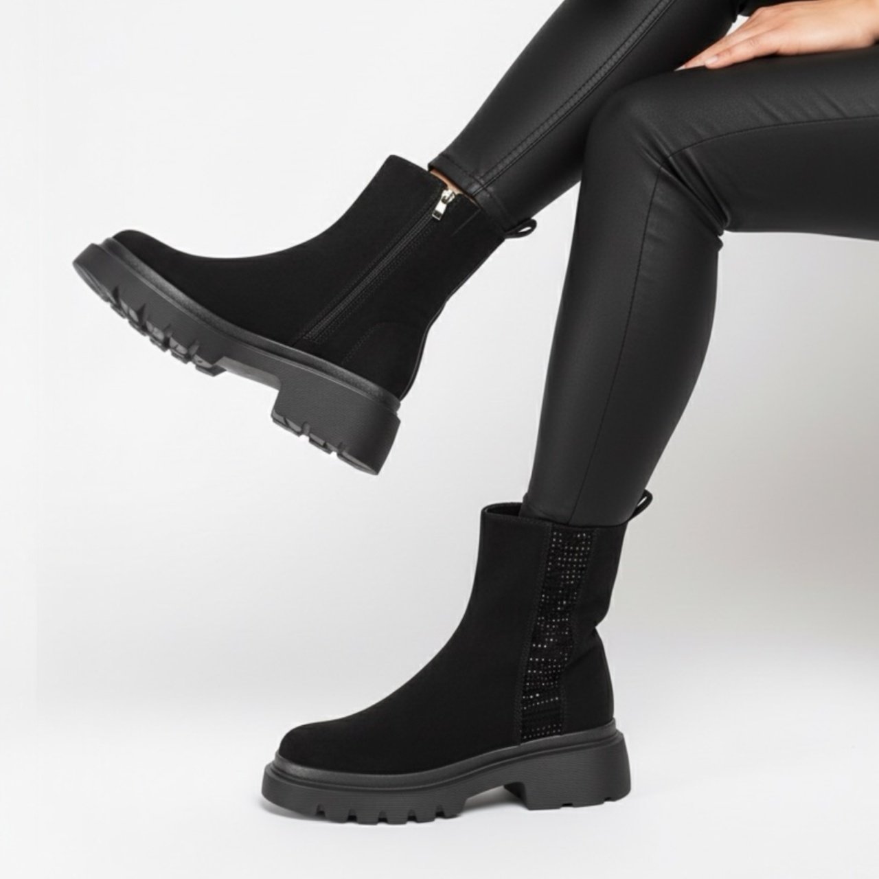 GHETE DAMA din PIELE ECOLOGICA cu fermoar si stras CRL1538 NEGRU