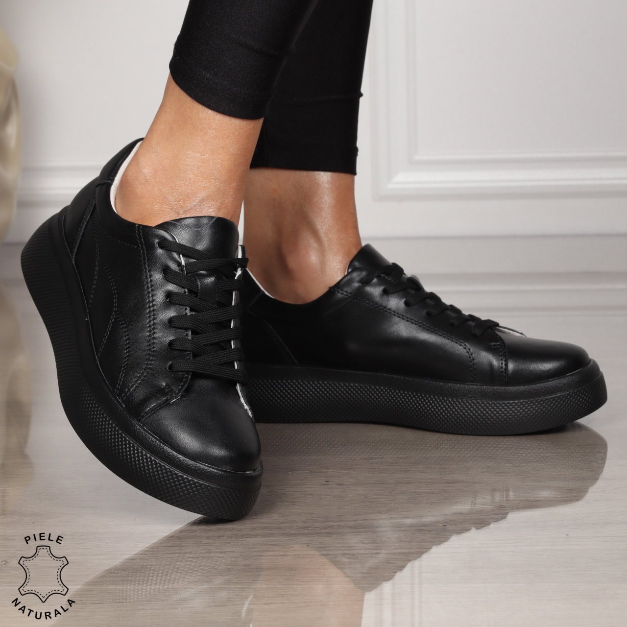 Pantofi CASUAL dama din piele naturala CU SIRET CRL1452 NEGRU
