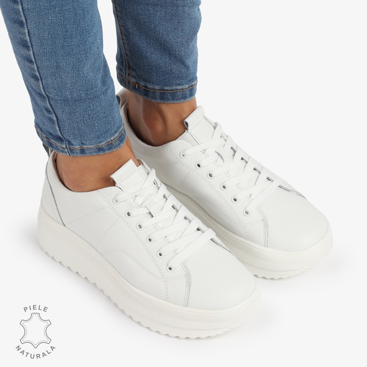 Pantofi Casual de dama din Piele Naturala CU CUSATURI DECORATIVE CRL1220 ALB
