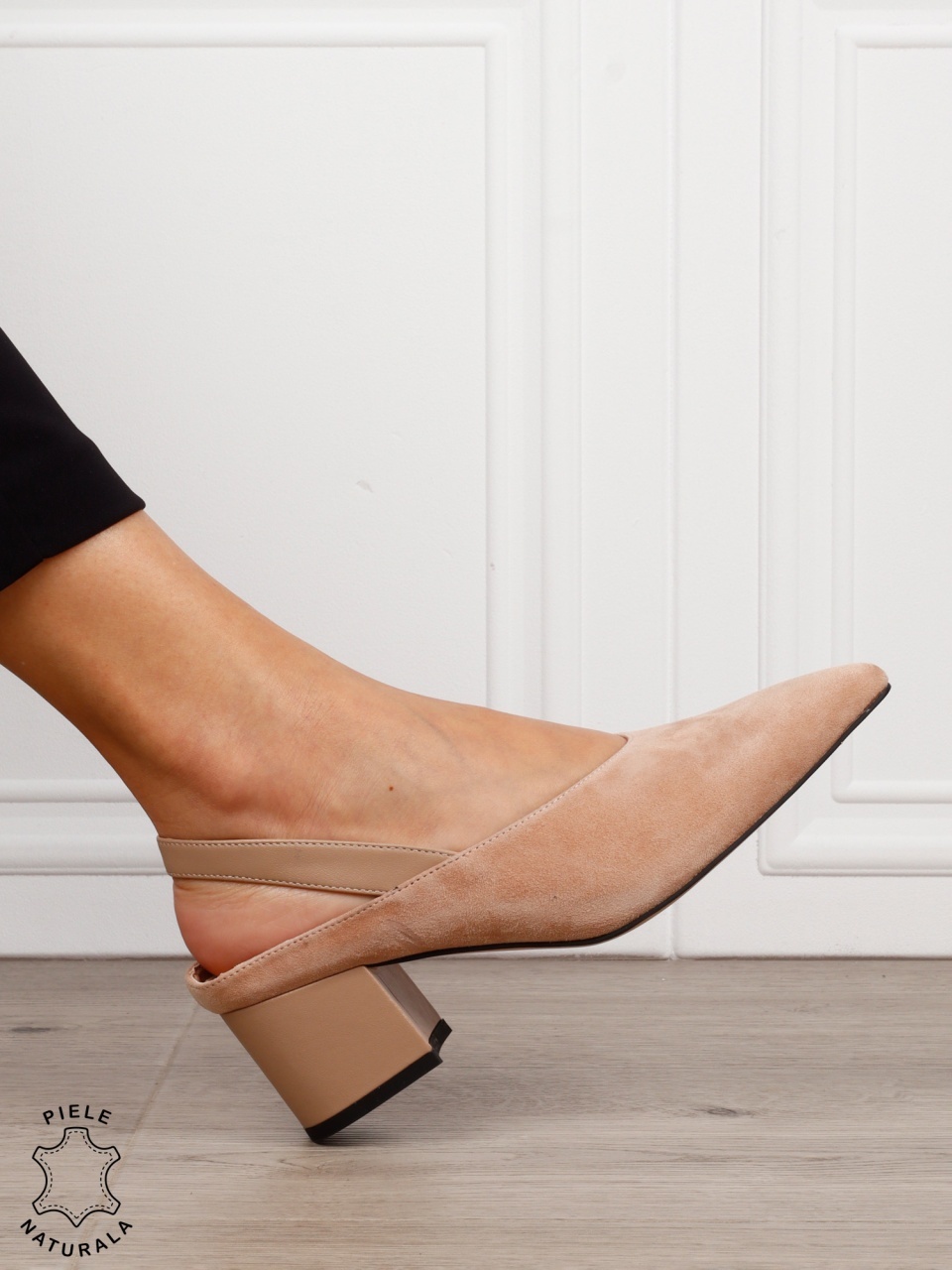 Pantofi dama eleganti din piele naturala Intoarsa cu varf ascutit CRL1631 BEJ