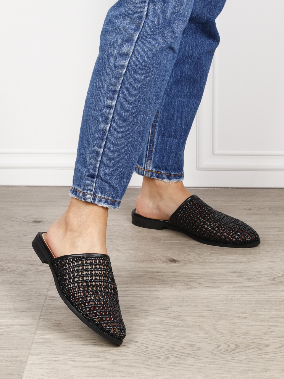 PAPUCI DAMA DIN PIELE ECOLOGICA CU DESIGN CLASIC CRL1626 NEGRU