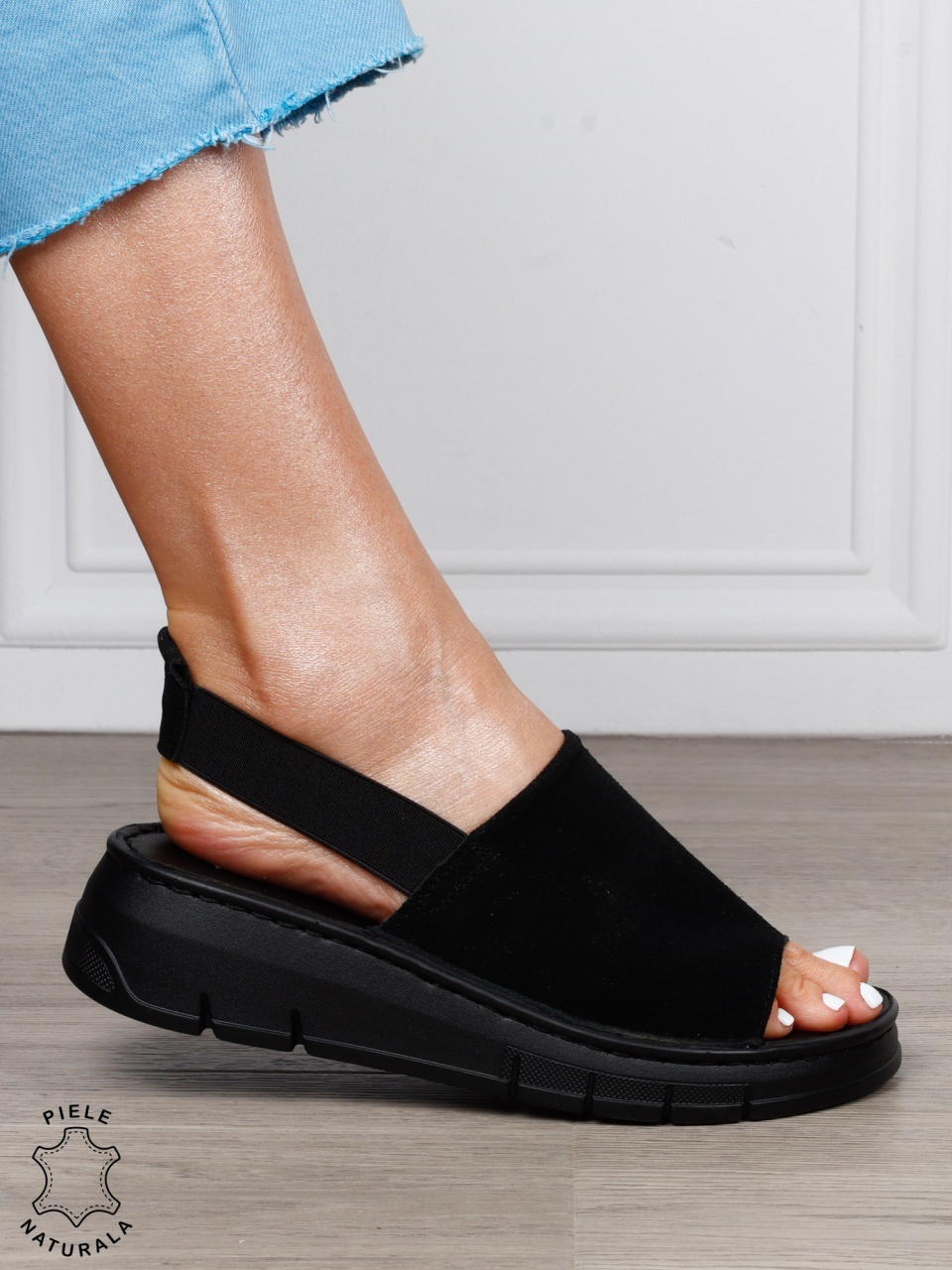 Sandale Damă din Piele Naturală Intoarsa cu Design Modern și Bareta Elastică CRL1805 NEGRU
