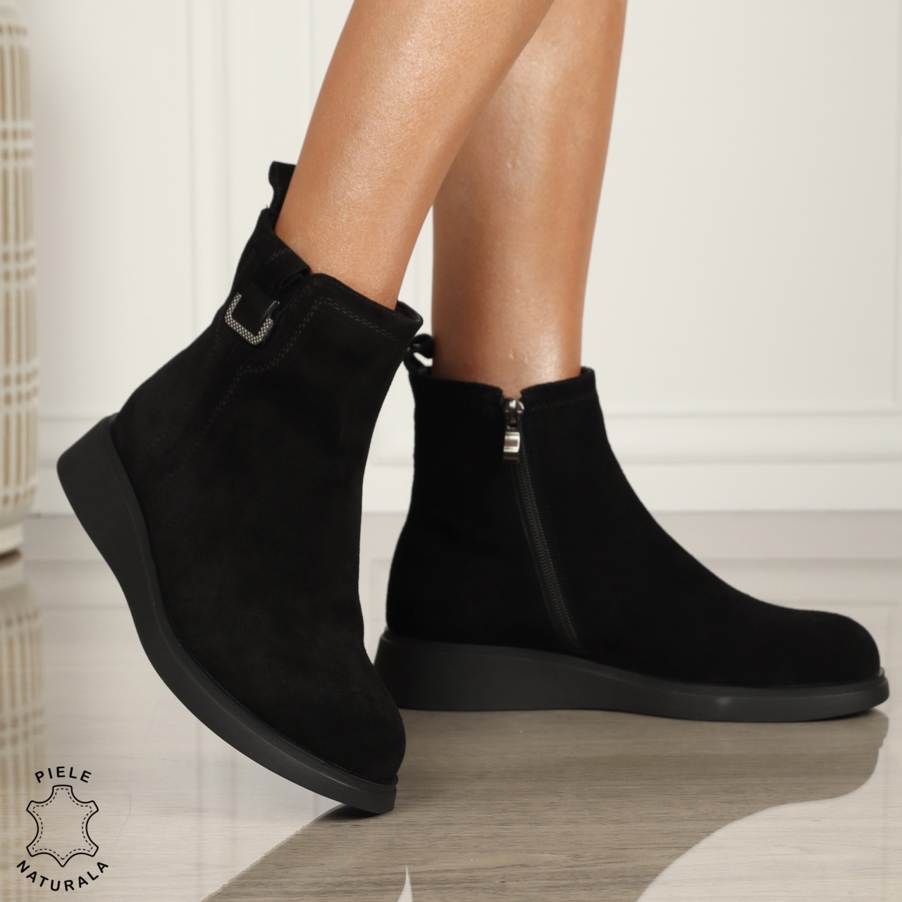GHETE DAMA PIELE NATURALA cu fermoar lateral și talpă confortabilă CRL1483 Negru