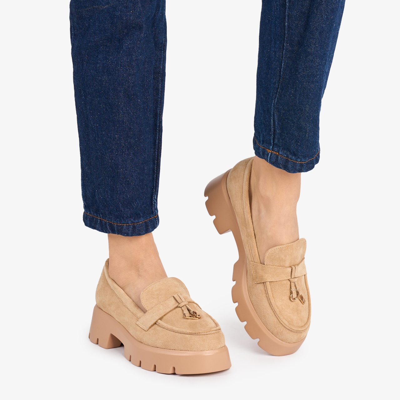 Mocasini DAMA din PIELE ECOLOGICA INTOARSA cu detaliu Auriu CRL0951 CULOARE: Bej