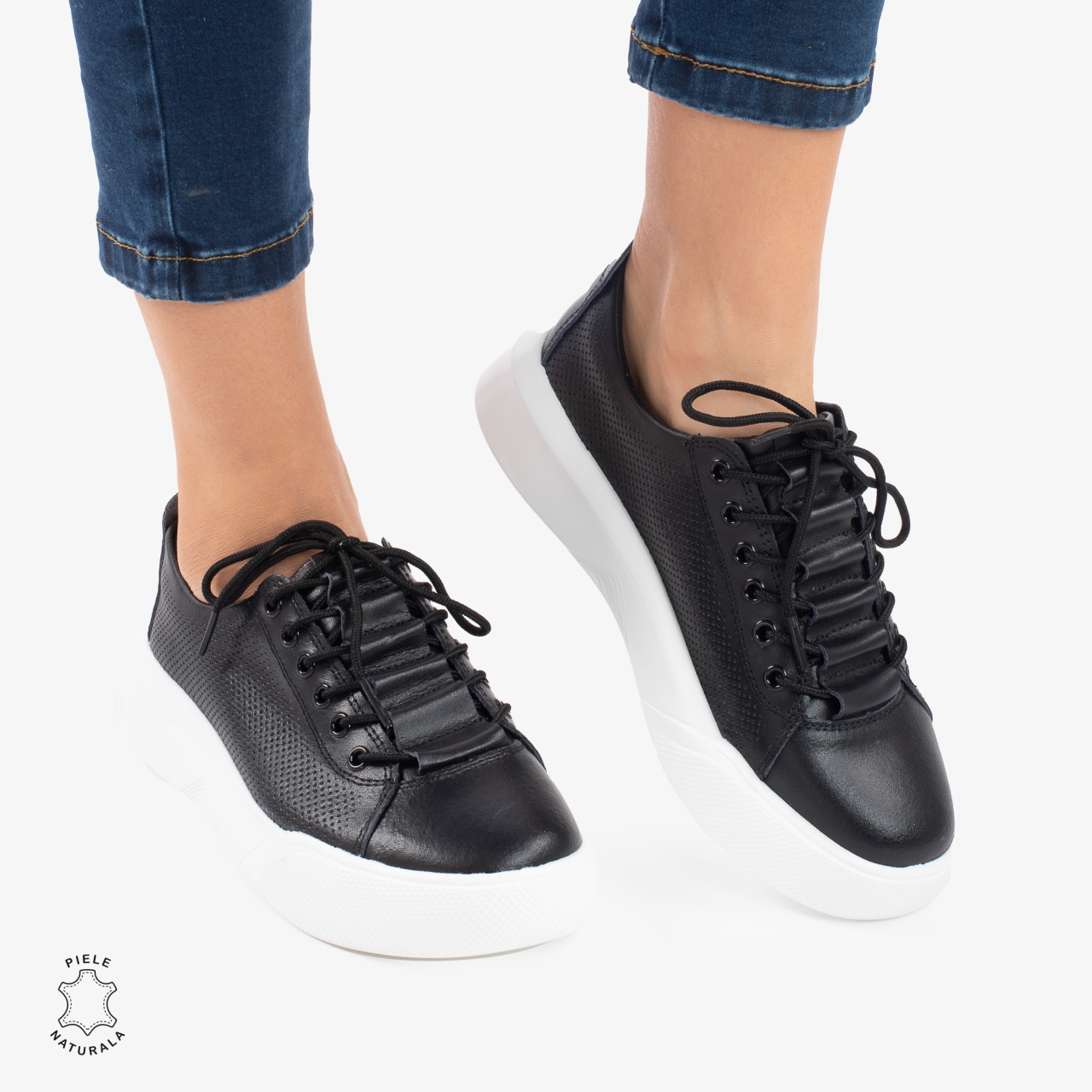 Pantofi Casual de dama din Piele Naturala CRL0572 Alb cu Negru