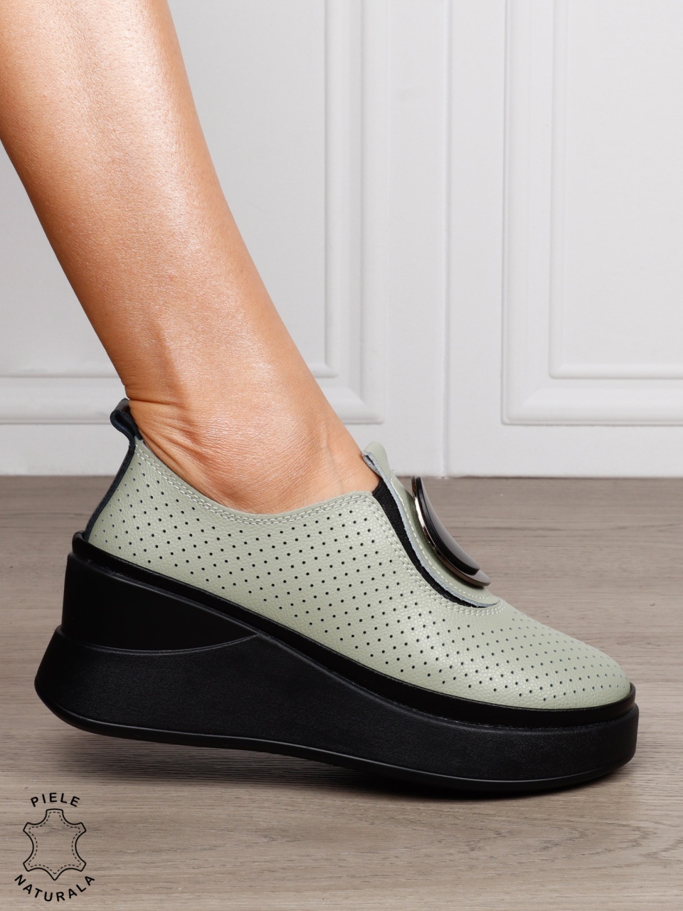 Pantofi damă din piele naturală model comod cu element decorativ frontal CRL1443 BARILLA