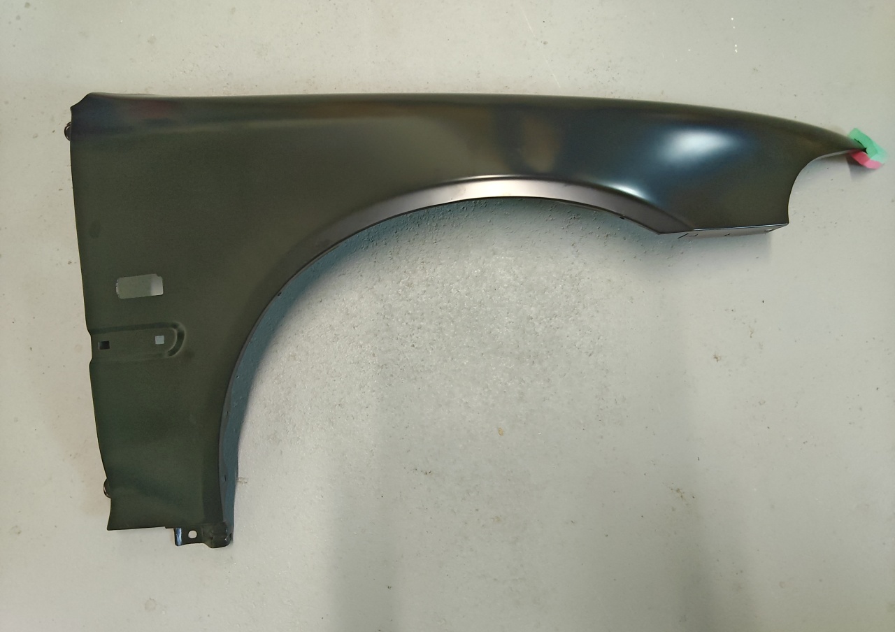 Aripa fata dreapta cu locas semnalizator potrivit HONDA CIVIC V 1991-1995 Resigilat