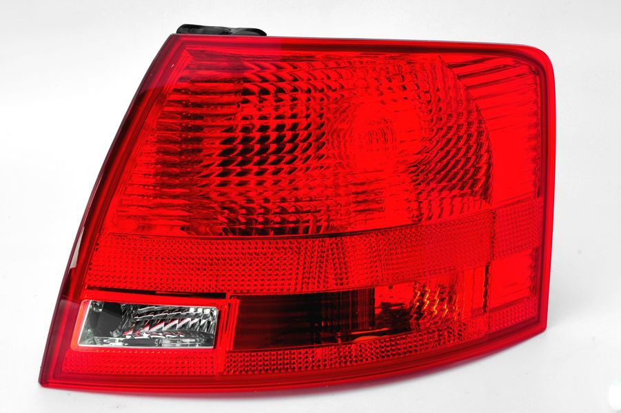 Stop tripla lampa spate dreapta potrivit AUDI A4 COMBI 2004-2008 - ( exterior , Semnalizator alb, culoare sticla: rosu)