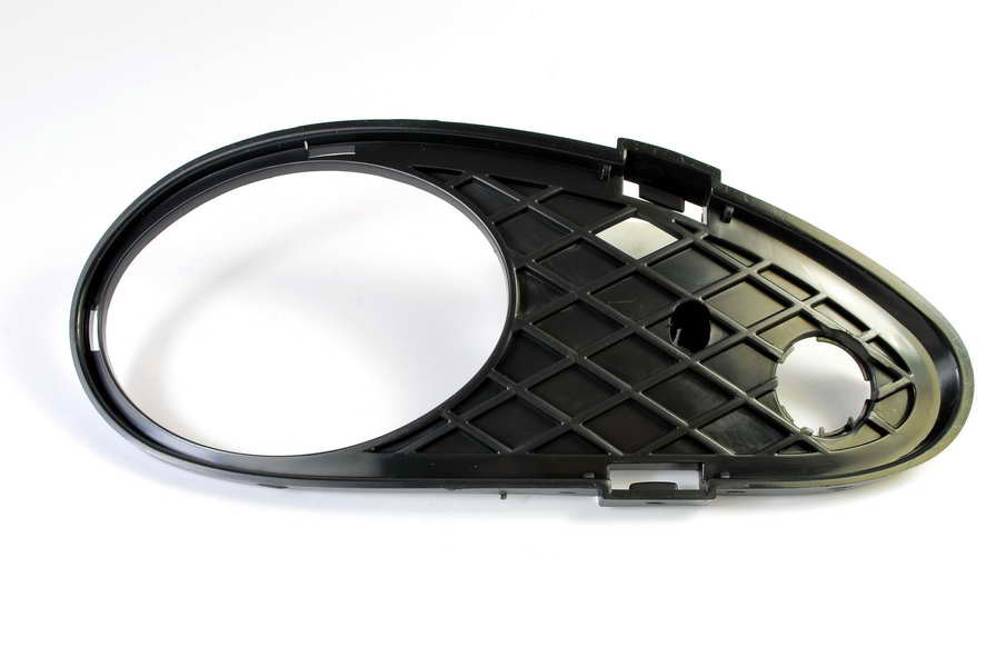 Grila bara Stanga cu locas proiector potrivit MERCEDES C T-MODEL S203, C W203 2000-2007